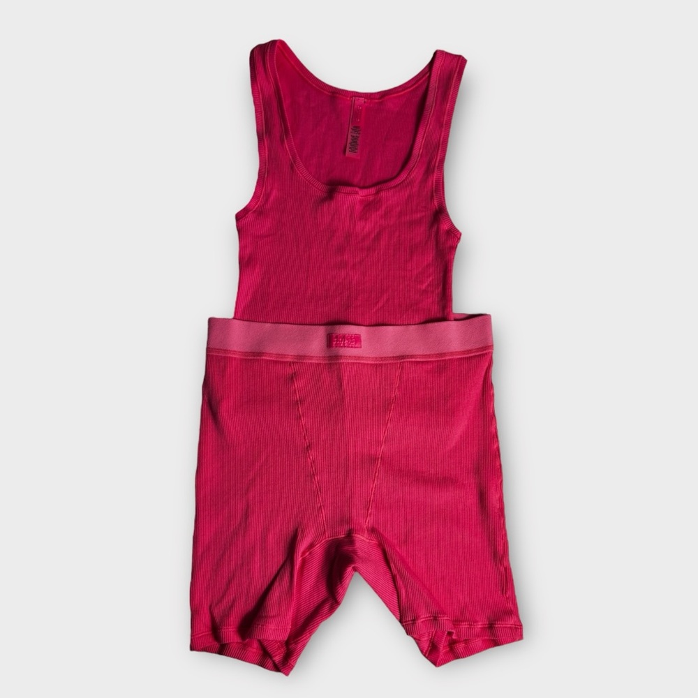 SKIMS Limited Edition Hot Pink Ribbed Tank & Boxer Set - Picture 3 of 10